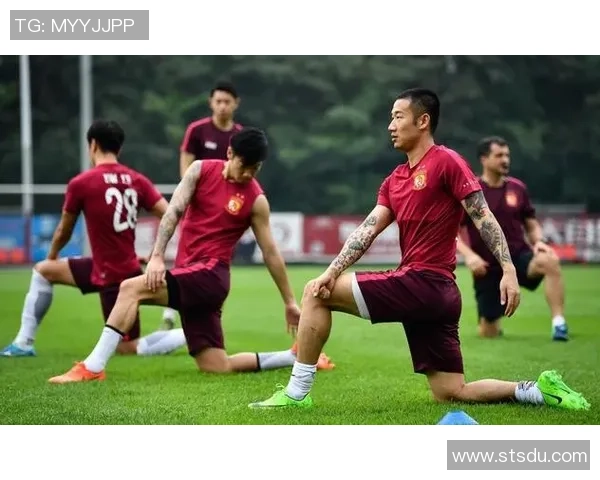 蚌埠足球明星张成林的成长之路与辉煌成就全景回顾 蚌埠足球明星张成林的成长之路与辉煌成就全景回顾